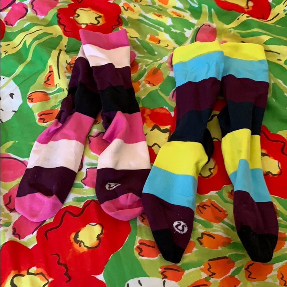 2 Lululemon athletic socks